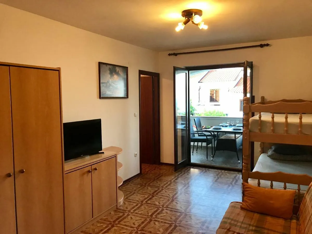 Apartmani Lisac Baška Daire